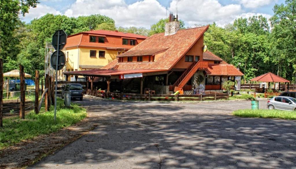 Zajazd Ostep Gorzyń Exteriör bild